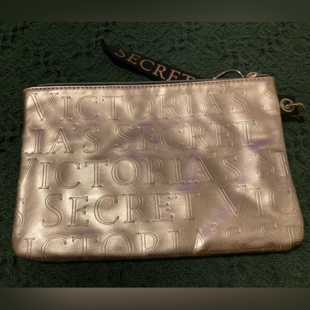 Victoria’s Secret Rose Gold Metallic Zipper Travel Pouches - Picture 3 of 13